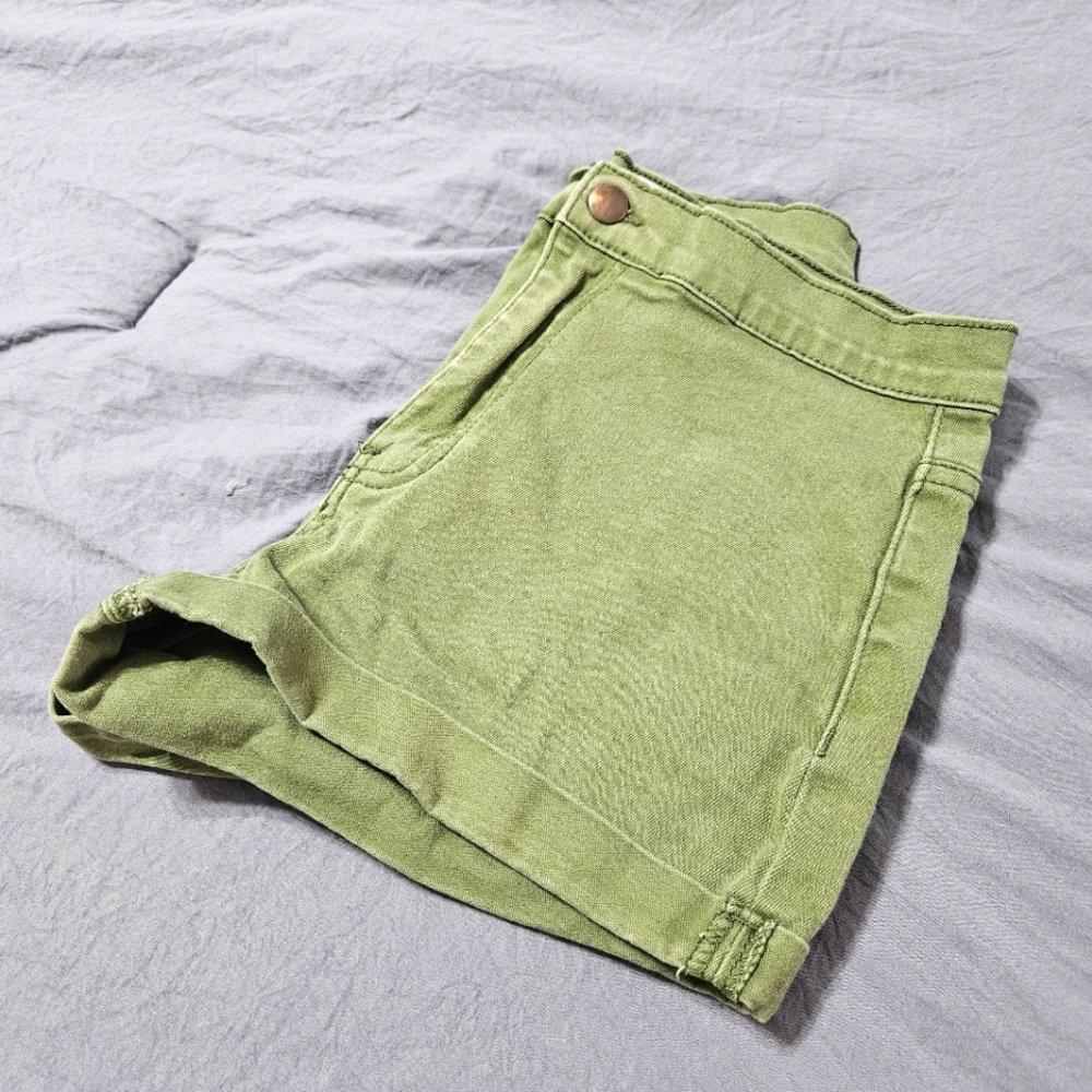 Forever 21 Los Angeles, green denim women shorts, Size 27
